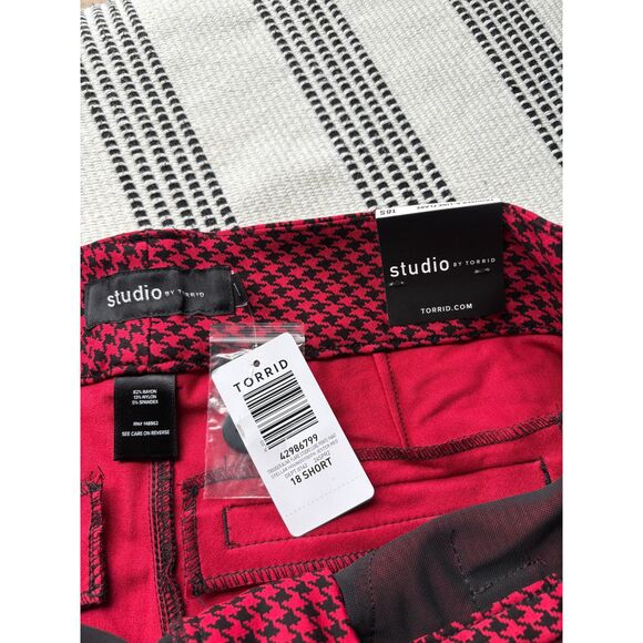 Torrid 18S Trouser A-Line Flare Ponte Pant red houndstooth - Picture 12 of 14